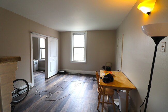 Building Photo - 612 Grand St