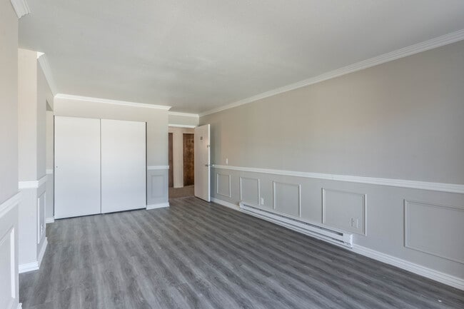 Foto del edificio - Crestwood Cove