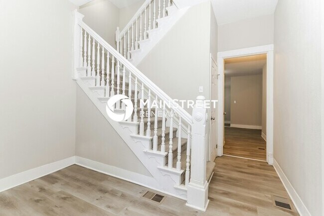 Foto del edificio - 4 Bedroom Pet-Friendly Home in Louisville, KY with Main Street Renewal