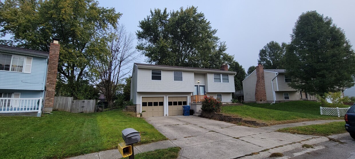 Primary Photo - 6312 Roberts Creek Ln