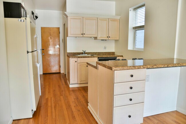 Foto del edificio - 2334 N Wayne Ave