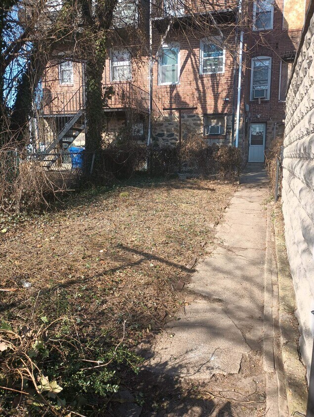 Apartment B Entrance - 2603 Kirk Ave