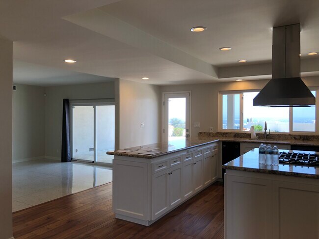 Building Photo - 14687 Deervale Pl