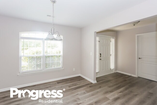 Building Photo - 105 Egerton Dr