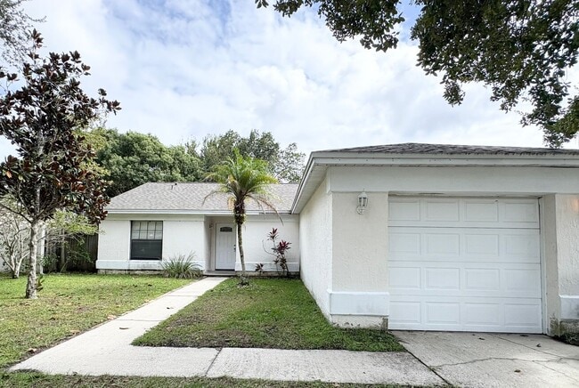 Great 3 BR home - Fenced Back Yard - A rat... - Great 3 BR home - Fenced Back Yard - A rat...