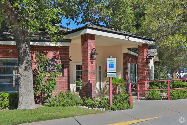 Foto del edificio - The Crest