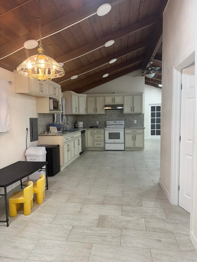 Building Photo - 5116 Sandmound Blvd