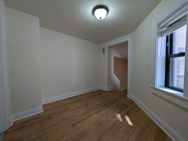 Foto del edificio - 4030 N Ashland Ave