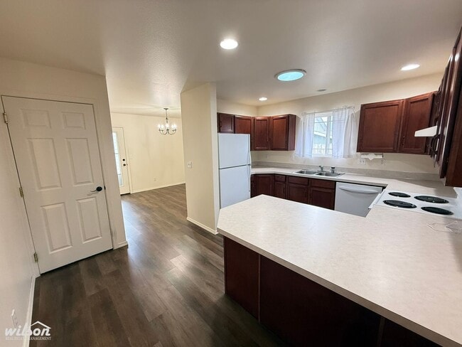 Foto del edificio - West Valley Rental – 2 Bed, 2 Bath, Large Living Area