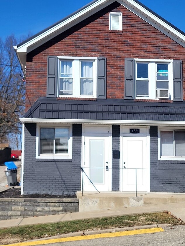 Primary Photo - 459 South Ave