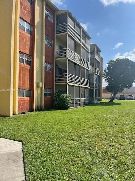Building Photo - 3610 NW 21st St