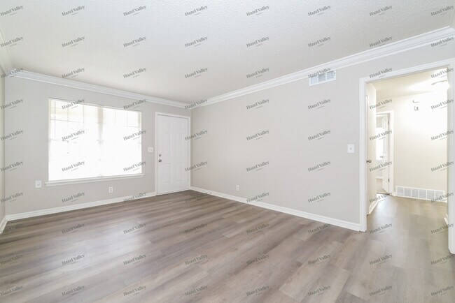 Building Photo - 900 NE Katherine Pl