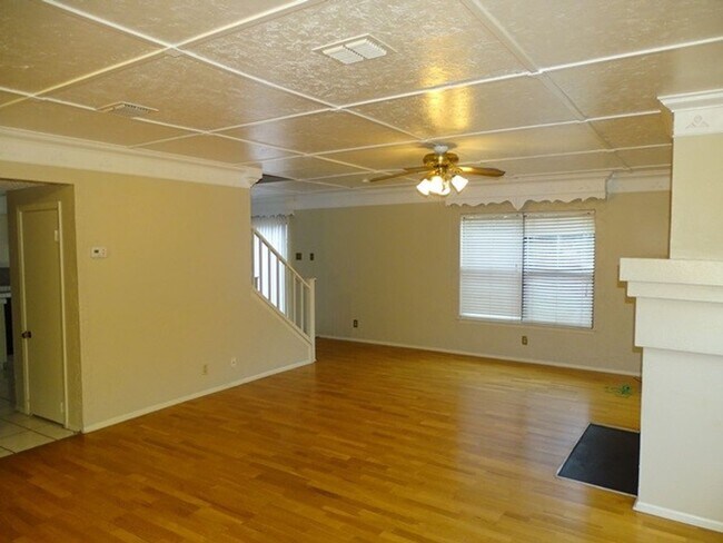 Photo - 6859 Flaming Ridge Dr House