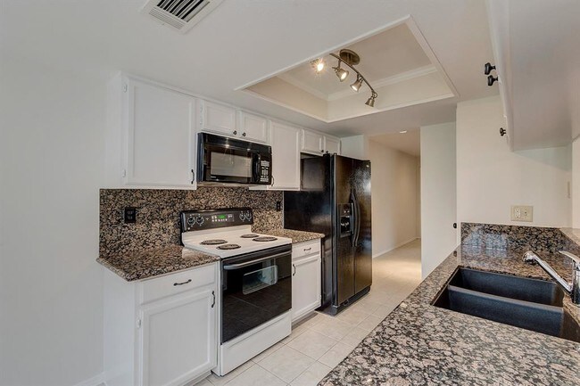 Building Photo - 14911 Wunderlich Dr