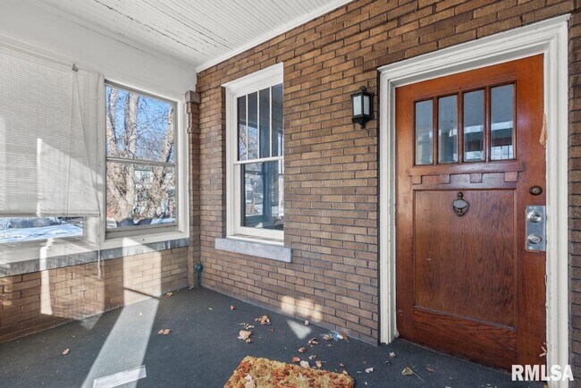 Foto del edificio - 1816 W Callender Ave