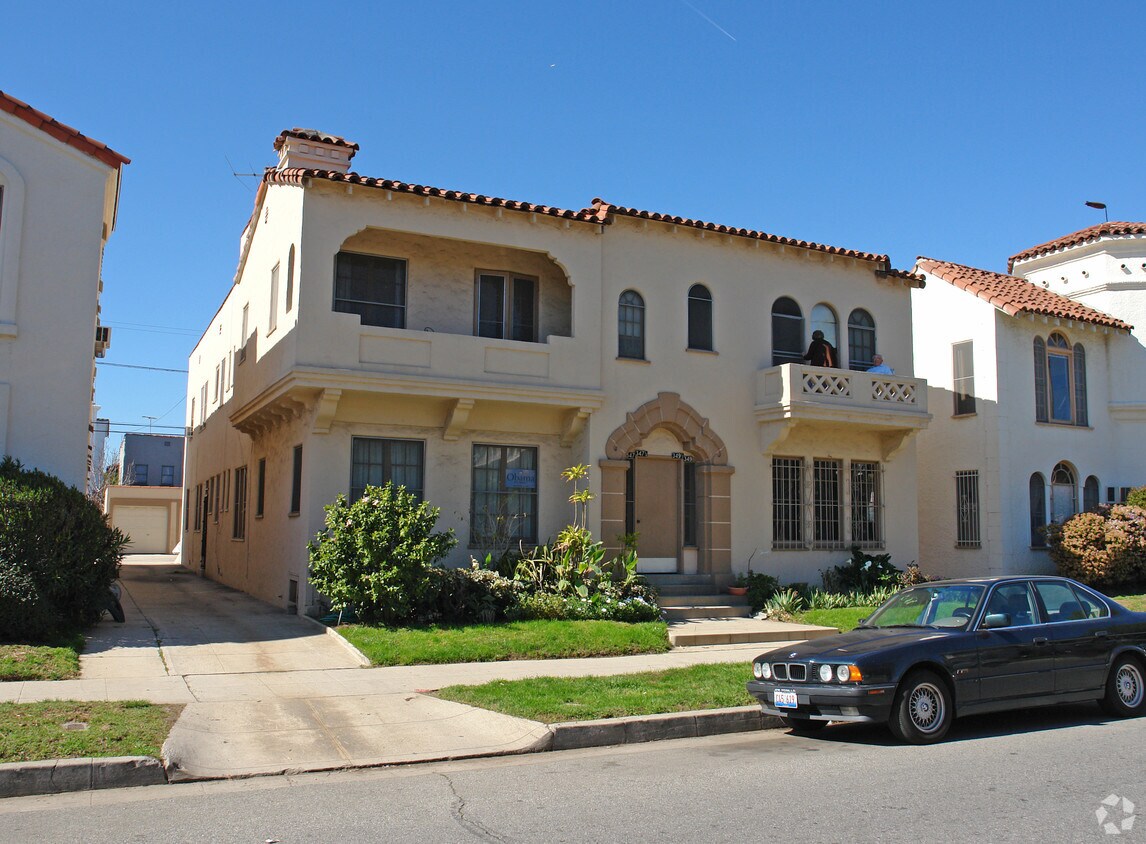 Primary Photo - 347 N Gardner St
