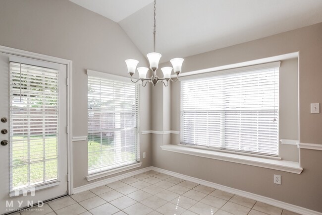 Building Photo - 22902 Creekside Gate Ct