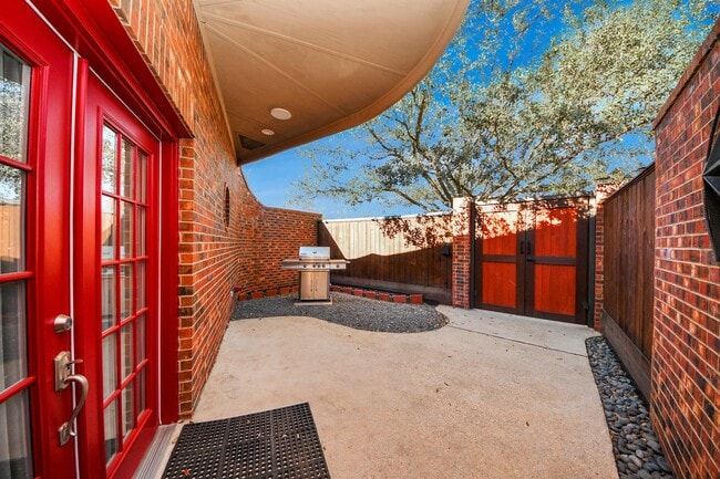 Foto del edificio - 832 W 27th St