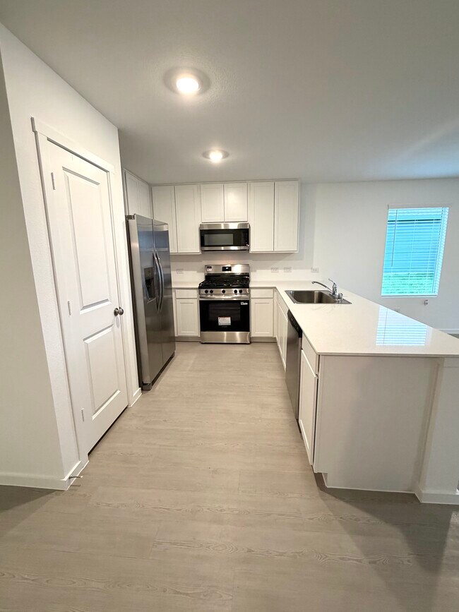 Foto del edificio - 3703 Oleander Pl