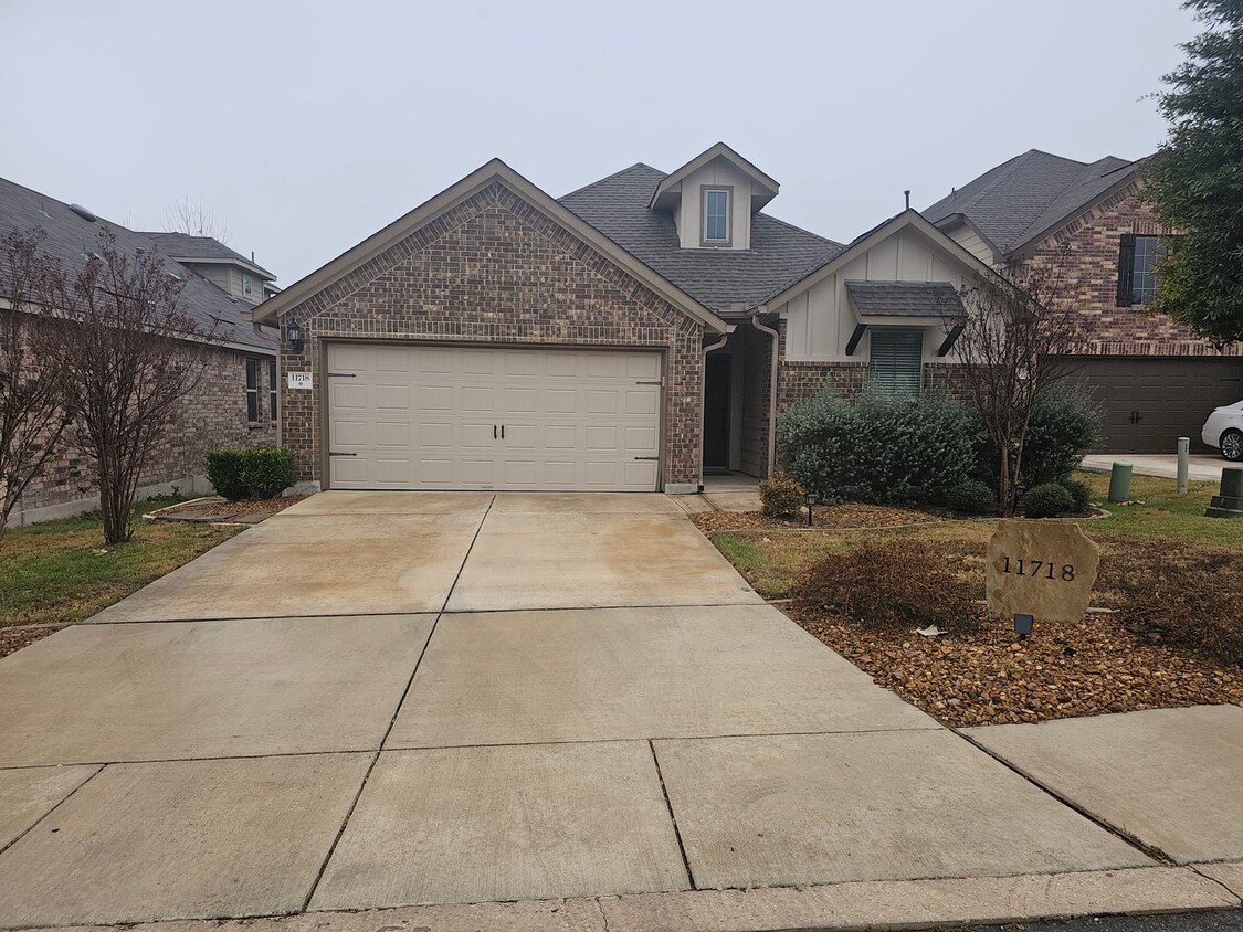 Primary Photo - BEAUTIFUL HOUSE IN THE BRICEWOOD SUBDIVISION