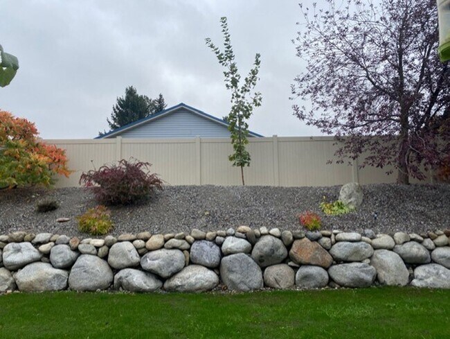 Foto del edificio - Liberty Lake Area-3 beds, 2baths Rancher Style House for rent Available NOW