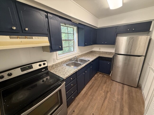 Foto del edificio - 1071-1073 Laurel Ln NW