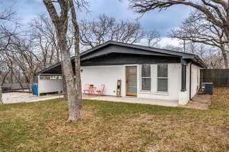 Building Photo - 9128 Choctaw Trail