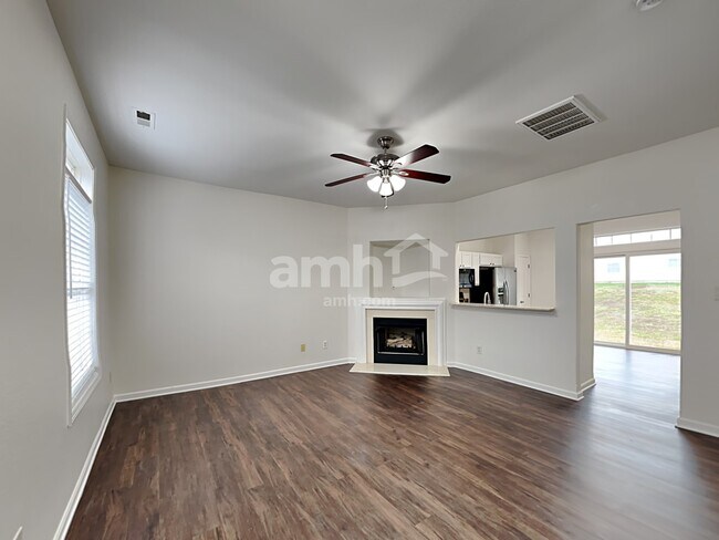 Foto del edificio - 2604 Oasis Ln