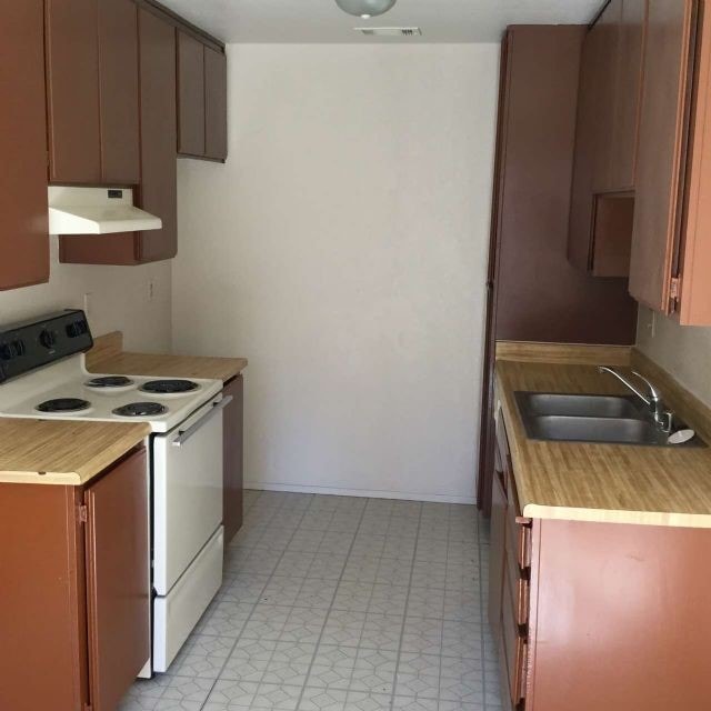 Building Photo - Triplex For Rent in Stockton