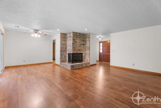 Building Photo - 6509 Louisiana Dr
