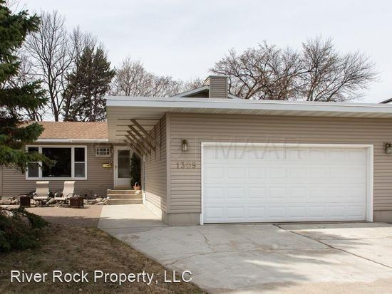 Building Photo - 4 br, 2 bath House - 1309 17th St S