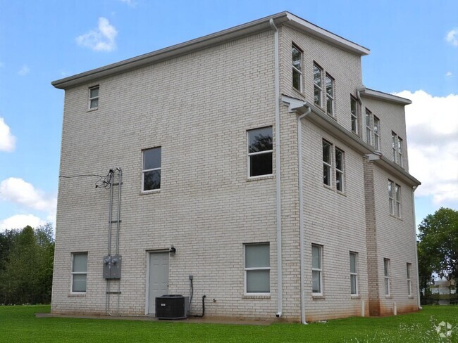 Building Photo - 615 E Word Ave