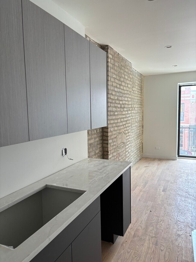 Foto del edificio - 2445 N Lincoln Ave
