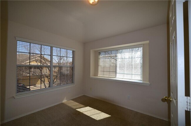 Building Photo - 16100 S Great Oaks Dr