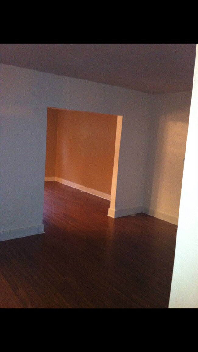 Foto del edificio - 2328 Murray Ave