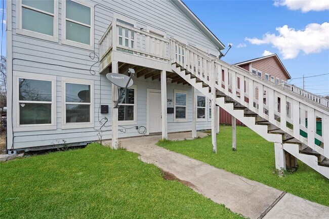 Building Photo - 3541 Mount Pleasant St