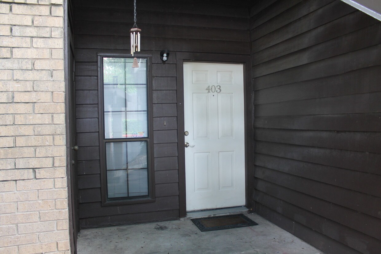 8655 Datapoint Dr, San Antonio, TX 78229 Condo for Rent in San