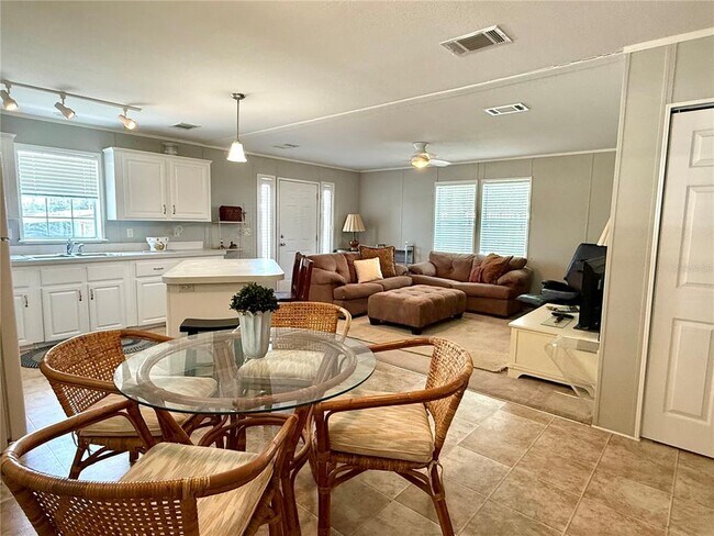 Building Photo - 5161 Boca Raton Ave