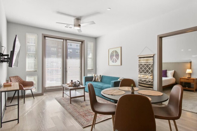 Foto del edificio - 390 N 2nd Ave