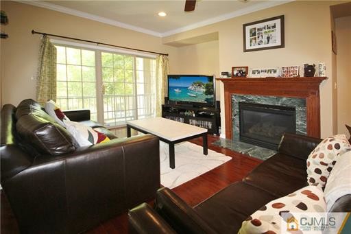 Foto del edificio - 748 Green Ln
