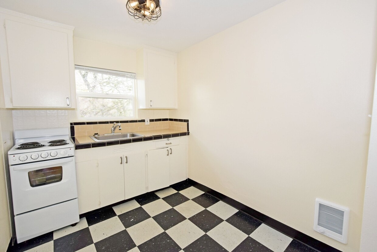Photo - 11240 SW Barbur Blvd (Portland, OR)