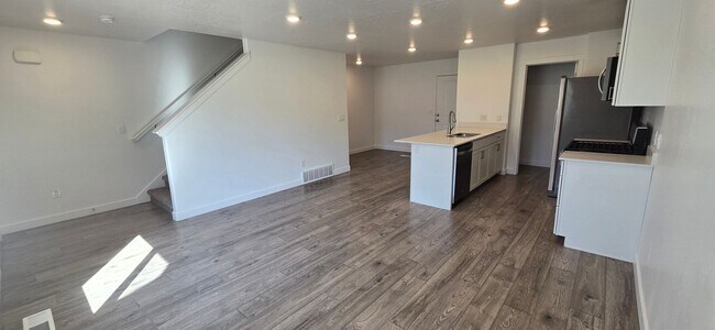 Foto del edificio - 1208 Summit Ridge Pkwy
