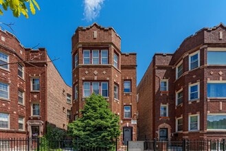 Building Photo - 1121 N Leclaire Ave