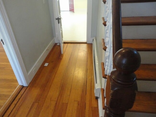 Building Photo - 39 E Bowery St