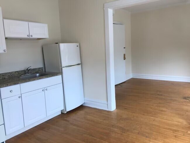 Foto del edificio - 1742 W Estes Ave