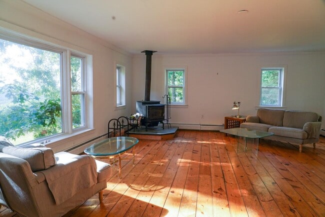 Building Photo - 9 Pulvers Ln