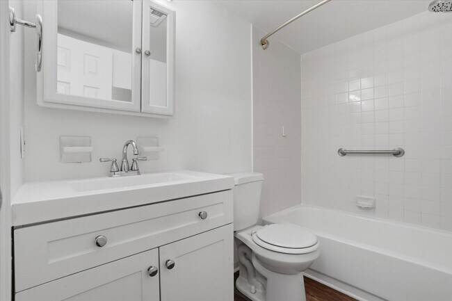 Foto del edificio - 4546 Rosemarie Dr