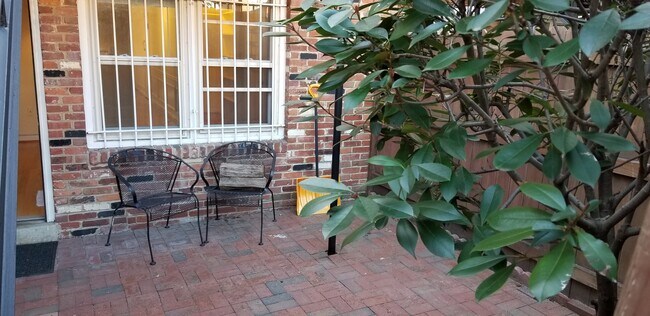outdoor patio - 1813 T St NW
