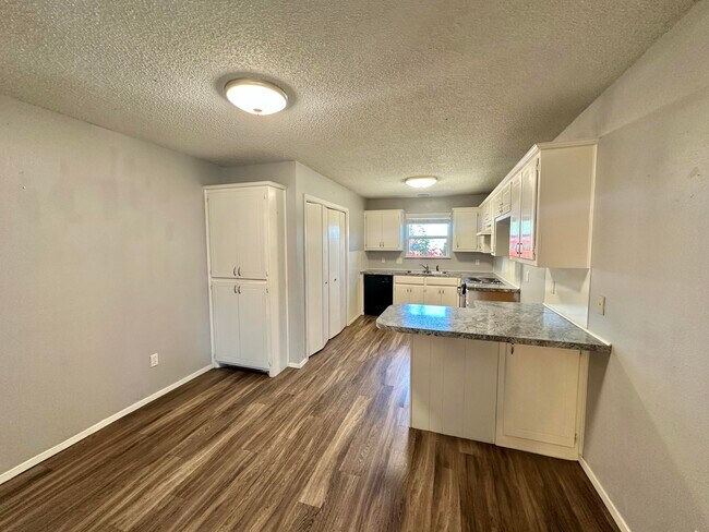Building Photo - 7410 Avenue W