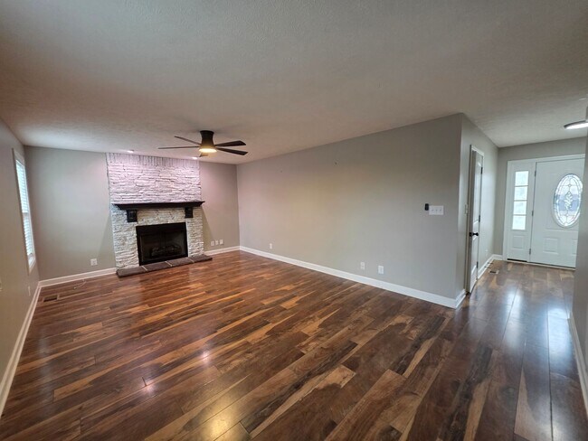 Foto del edificio - Holiday SPECIAL!! $500 OFF Your Move-In Co...